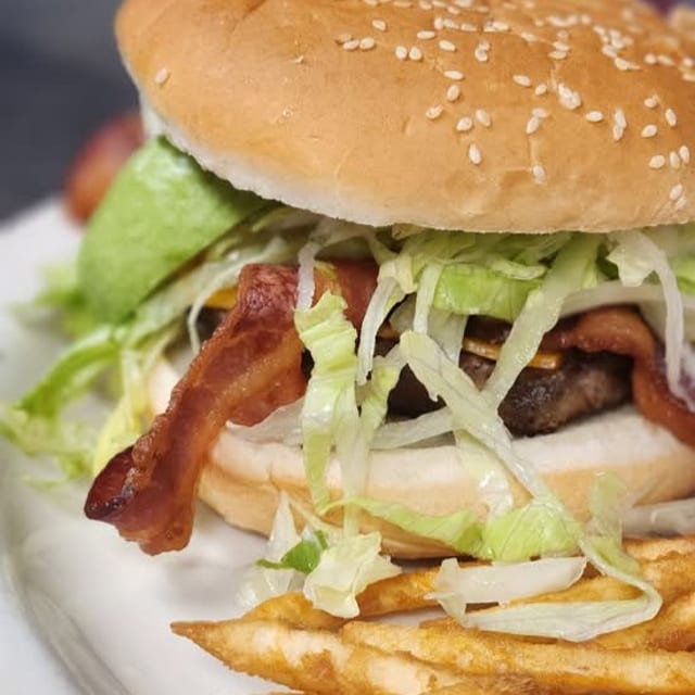 Deluxe Burger.