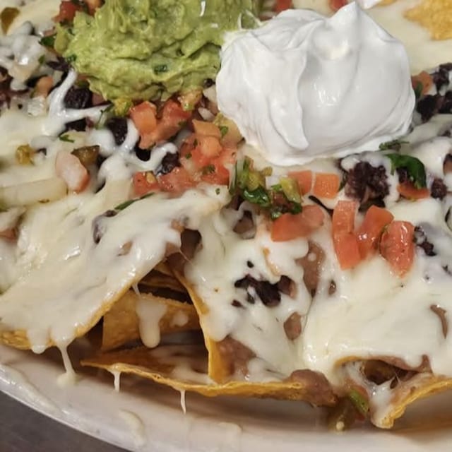 Super Nachos Blancos.